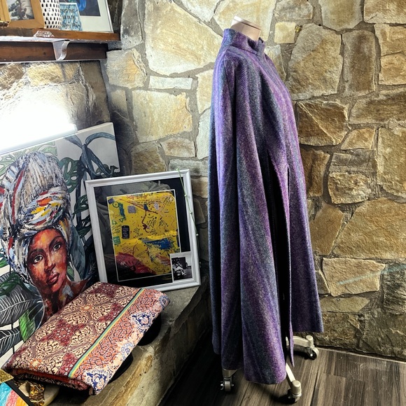 Vintage Hourihan of Dublin Irish Wool Cape – Purple Striped Donegal Tweed - Picture 6 of 8